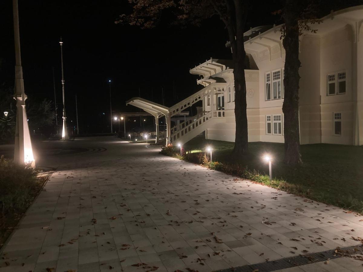 Zawia Apartman Apartment Balatonfoldvar Bagian luar foto